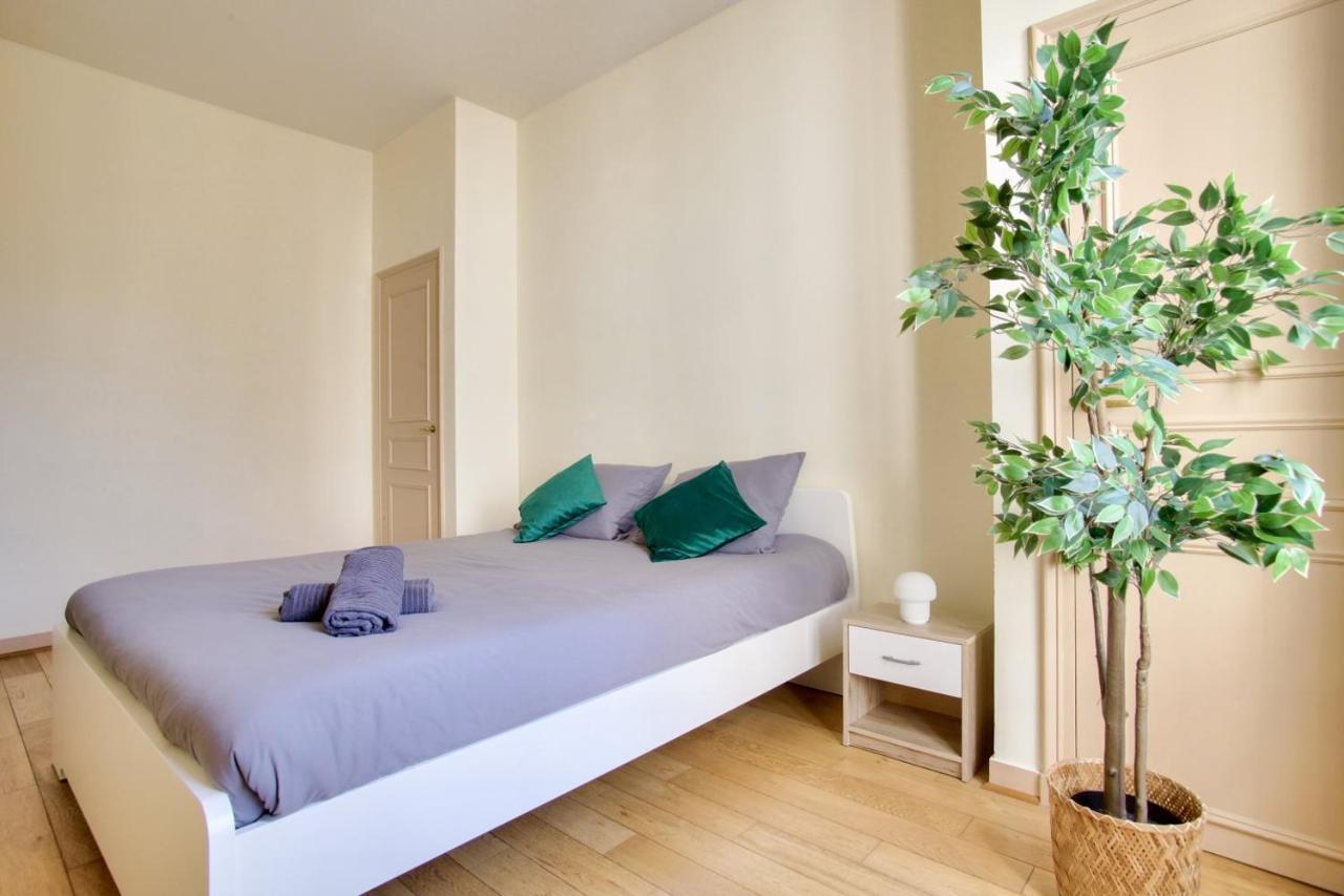 باريس 2 Bedrooms Tour Eiffel Rapp المظهر الخارجي الصورة